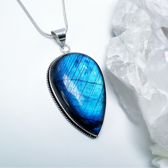 *SOLD* Chunky Large Blue Labradorite Pendant Necklace Pear Cut New Silver 925 - Picture 4 of 10